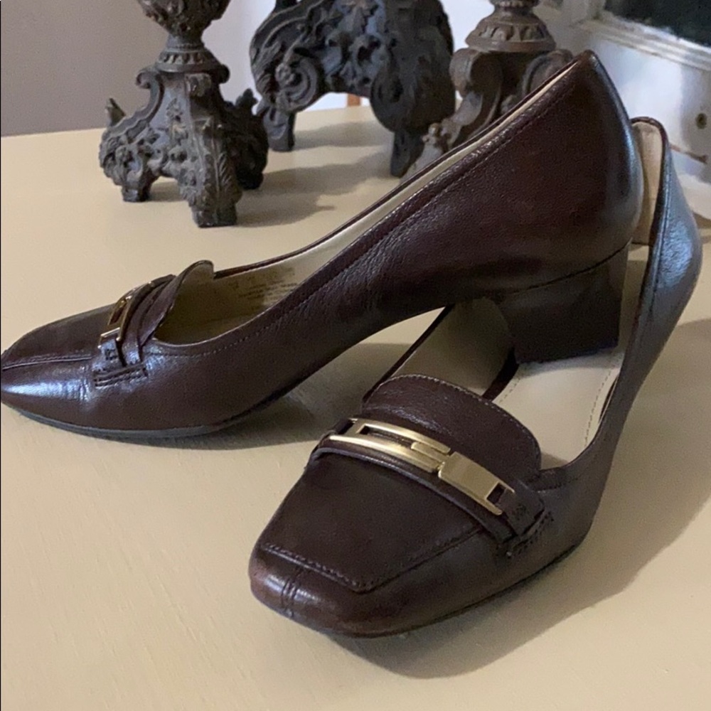 Naturalizer brown leather heels.